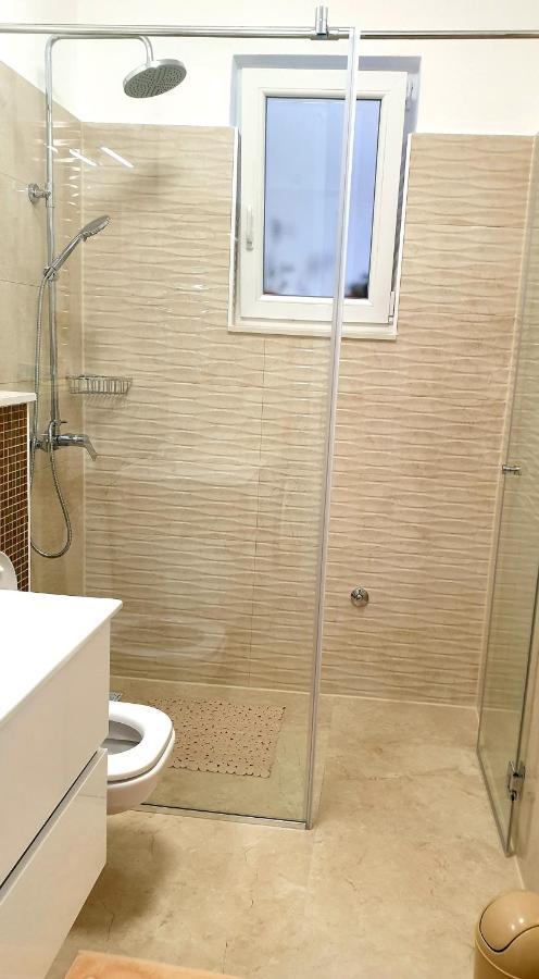 Apartment Tony Omis Bagian luar foto